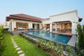 Moderne Luxusvilla im balinesischen Stil mit 3 Schlafzimmern und Pool in der Nähe von Black Mountain – Hua Hin