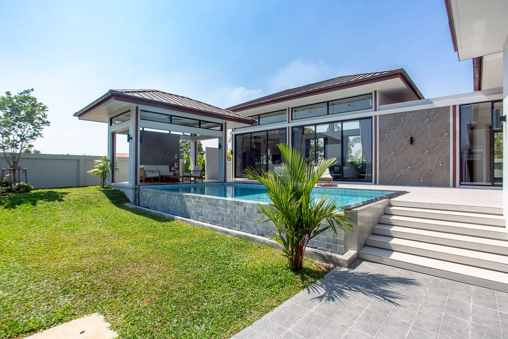 Neue moderne Poolvilla mit 3 Schlafzimmern in Hua Hin – zu verkaufen (Vorverkauf)