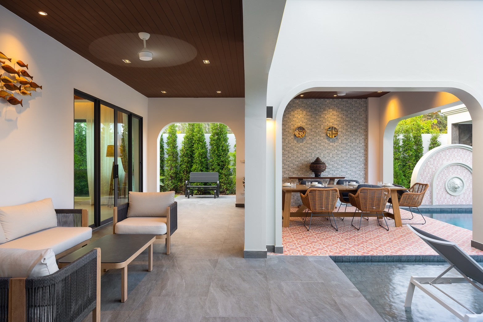 Moderne Luxusvilla im balinesischen Stil mit 3 Schlafzimmern und Pool in der Nähe von Black Mountain – Hua Hin