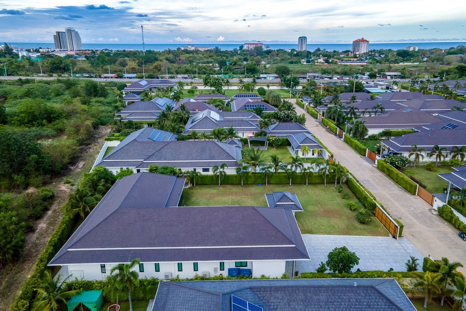 Luxury 4 Bedroom Pool Villa at The Clouds 1 – Hua Hin (For Rent)