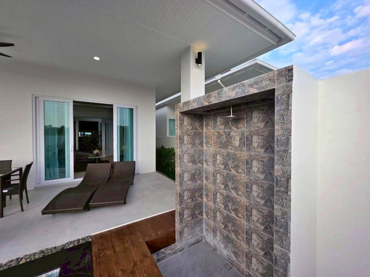 Neue moderne Poolvilla mit 3 Schlafzimmern in Hua Hin – Soi 70 (sofort bezugsfertig)