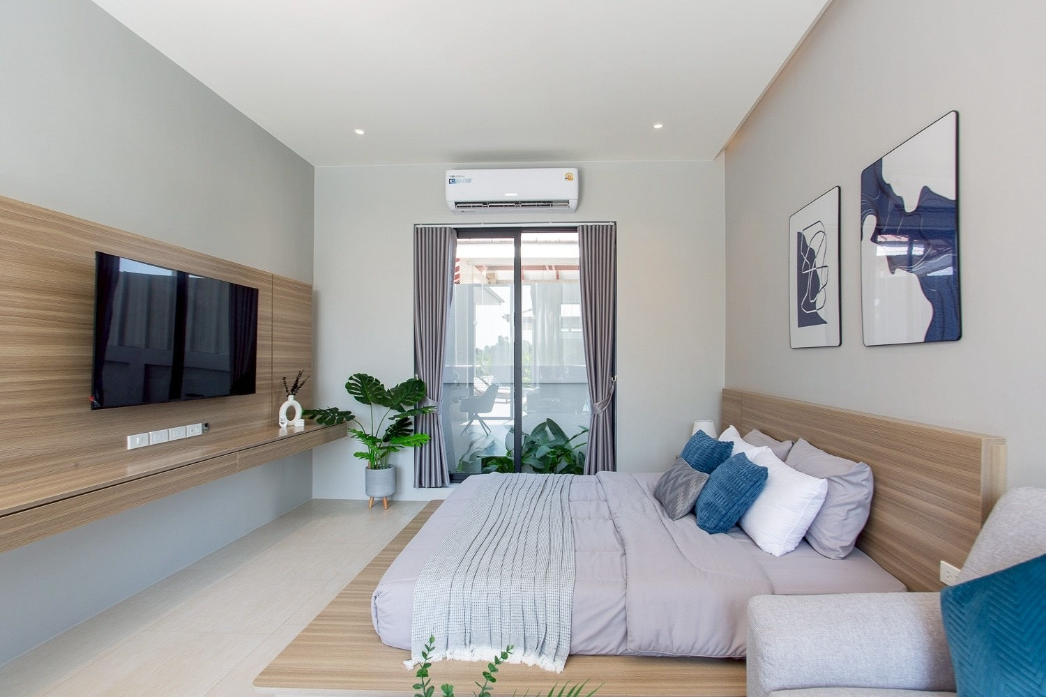 Neue moderne Poolvilla mit 3 Schlafzimmern in Hua Hin – zu verkaufen (Vorverkauf)