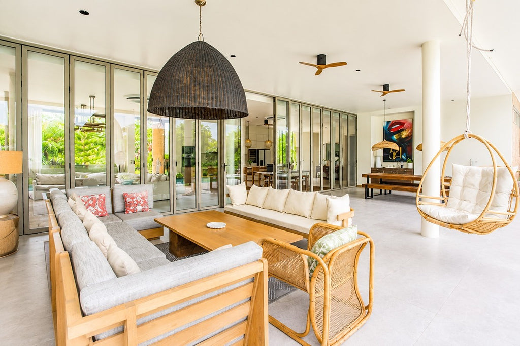 Exclusive Waterfront Estate at Palm Hills Golf Club