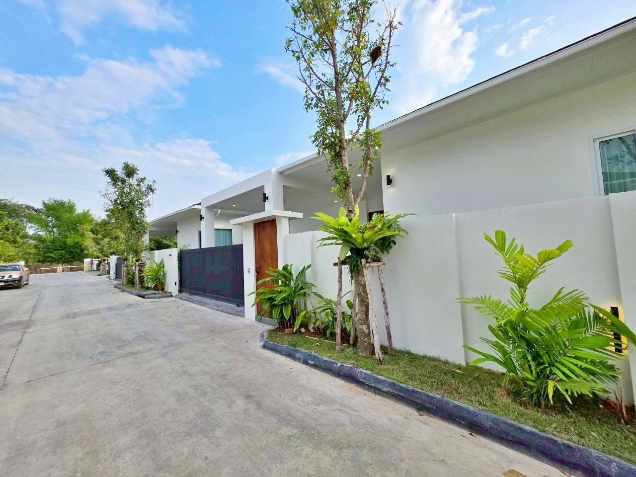 Neue moderne Poolvilla mit 3 Schlafzimmern in Hua Hin – Soi 70 (sofort bezugsfertig)