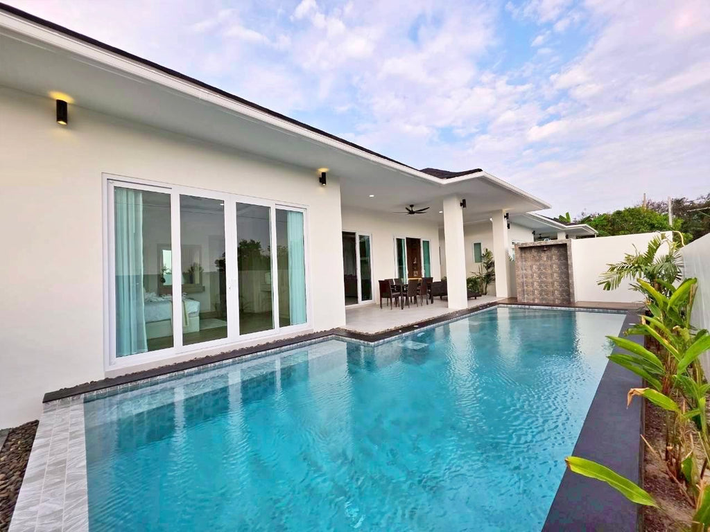 Neue moderne Poolvilla mit 3 Schlafzimmern in Hua Hin – Soi 70 (sofort bezugsfertig)
