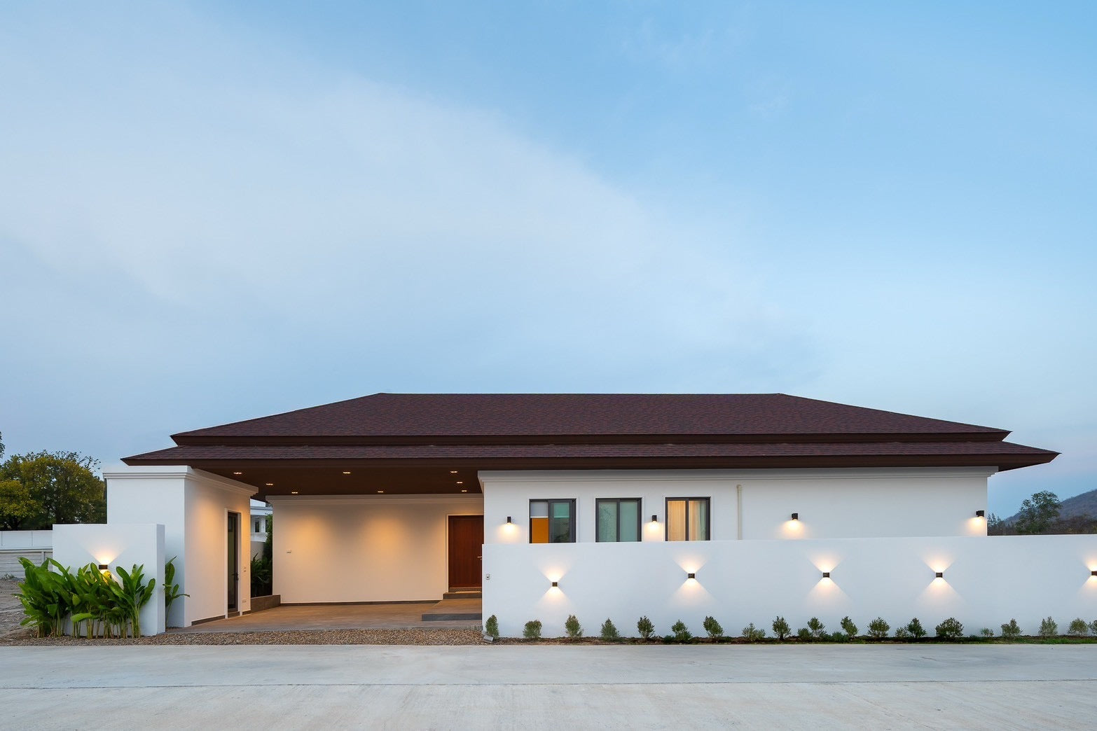 Moderne Luxusvilla im balinesischen Stil mit 3 Schlafzimmern und Pool in der Nähe von Black Mountain – Hua Hin