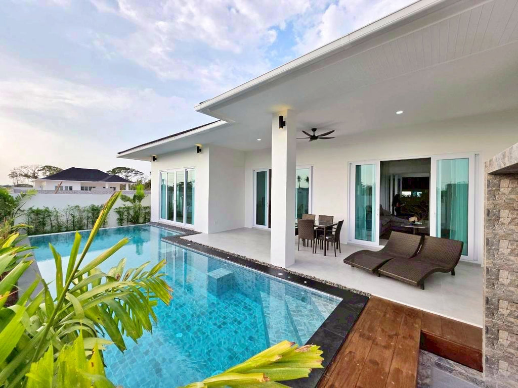 Neue moderne Poolvilla mit 3 Schlafzimmern in Hua Hin – Soi 70 (sofort bezugsfertig)