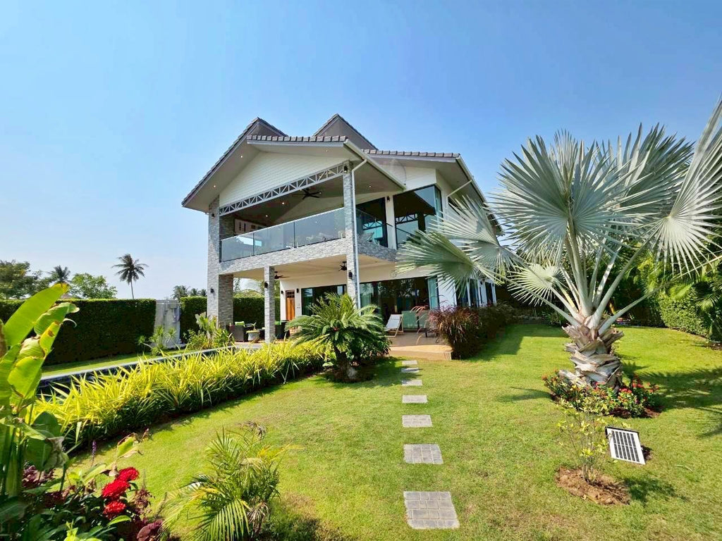 2-Storey Modern Pool Villa in Hua Hin – For Sale