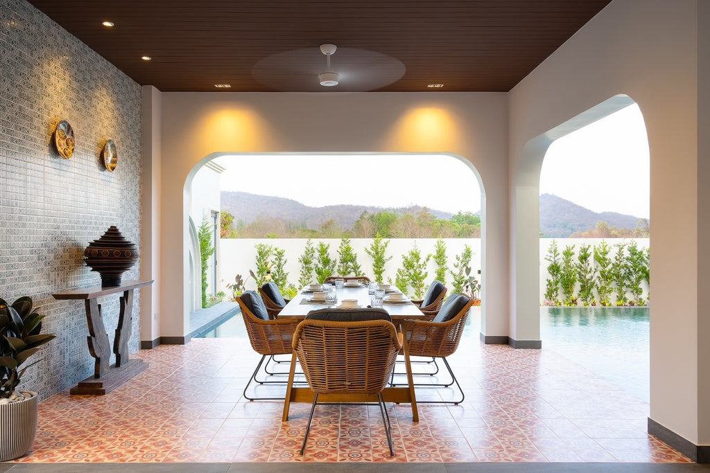 Moderne Luxusvilla im balinesischen Stil mit 3 Schlafzimmern und Pool in der Nähe von Black Mountain – Hua Hin