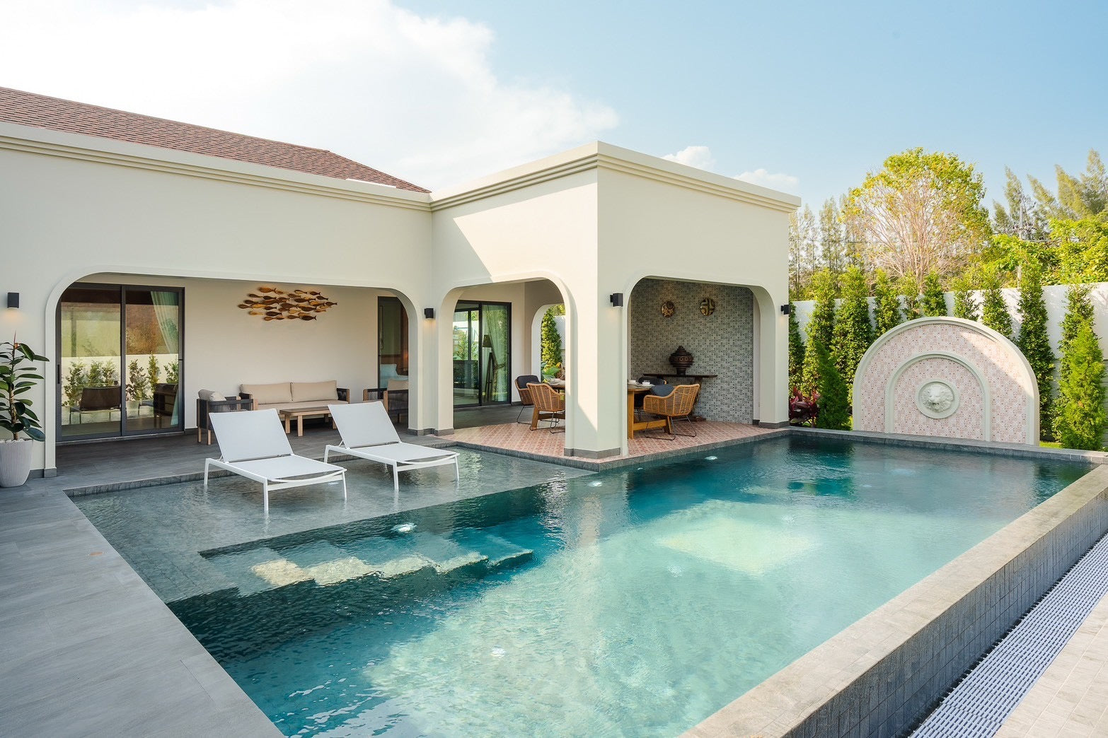 Moderne Luxusvilla im balinesischen Stil mit 3 Schlafzimmern und Pool in der Nähe von Black Mountain – Hua Hin