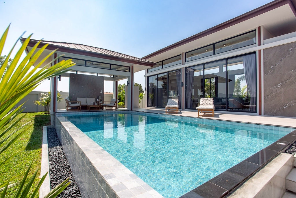 Neue moderne Poolvilla mit 3 Schlafzimmern in Hua Hin – zu verkaufen (Vorverkauf)