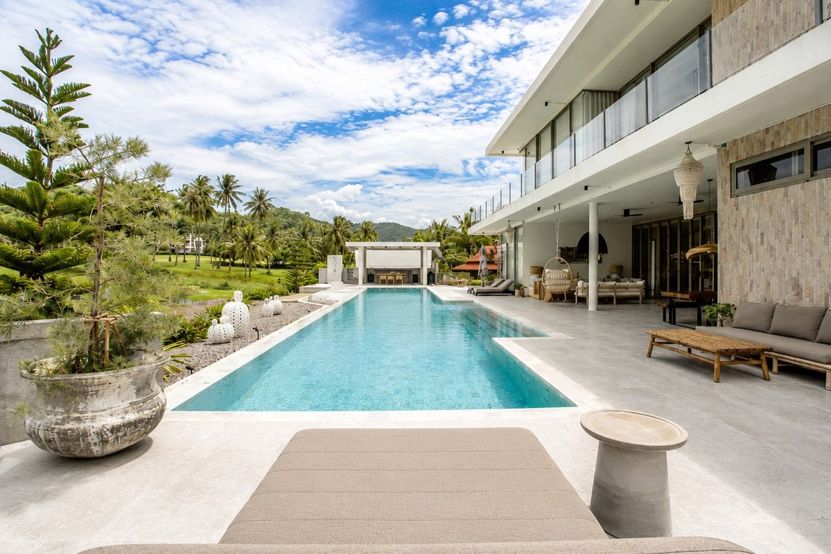 Exclusive Waterfront Estate at Palm Hills Golf Club