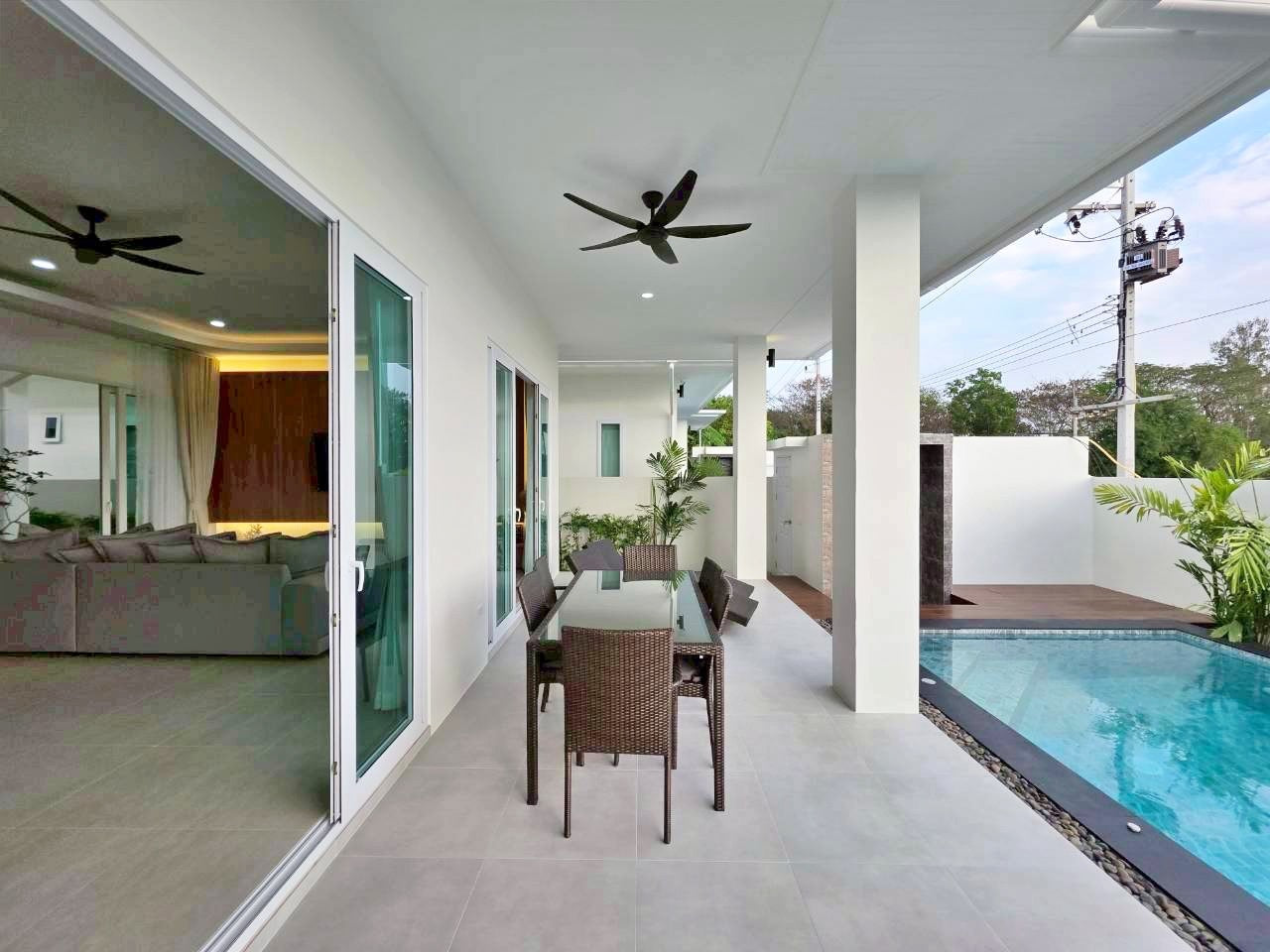 Neue moderne Poolvilla mit 3 Schlafzimmern in Hua Hin – Soi 70 (sofort bezugsfertig)